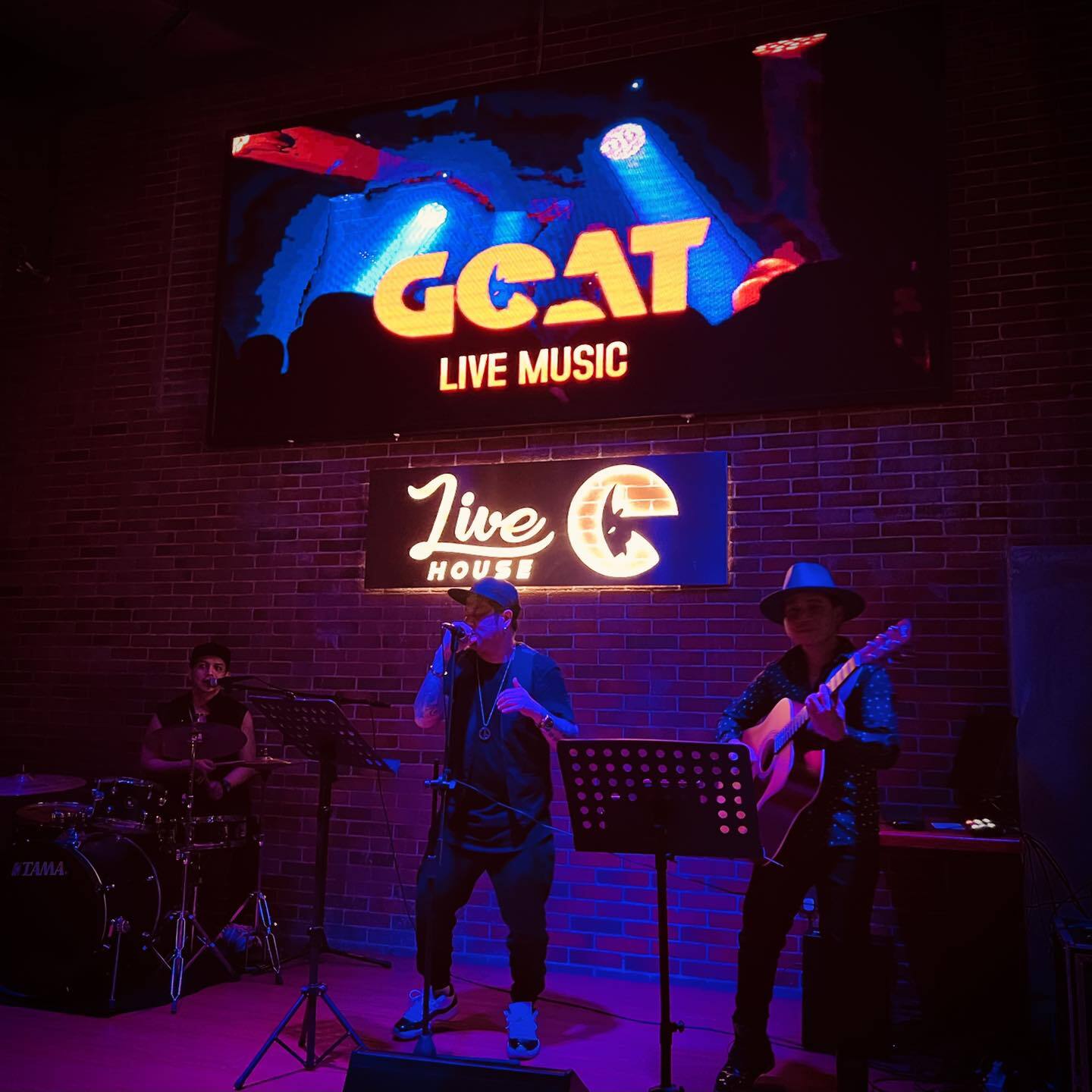 GOAT Guangzhou – Live Band Performance at American Sports Bar